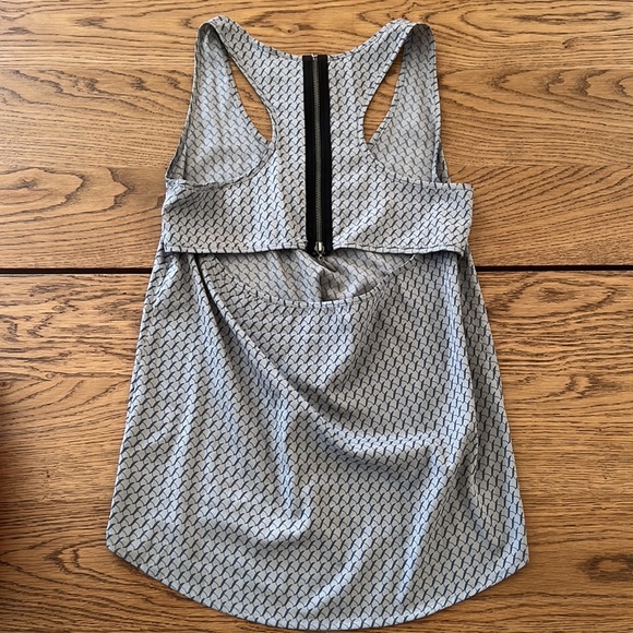 Indus+ry top with cut out detail - Picture 2 of 4